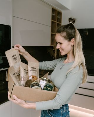 Tajemná ochutnávka Vánoc podle Yummigos Někdy to nejkrásnější, co můžeš darovat, není věc. Je to pocit. Pocit klidu, když...